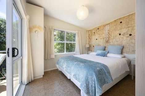 Photo of property in 54 Rayner Road, Piha, 0772