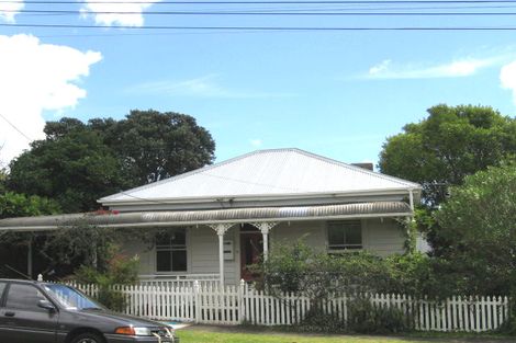 Photo of property in 3 Kiwi Road, Stanley Point, Auckland, 0624