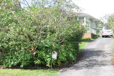 Photo of property in 19 Barnfield Place, Glendene, Auckland, 0602