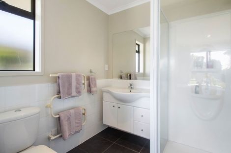 Photo of property in 8 Olive Close, Omokoroa, 3114