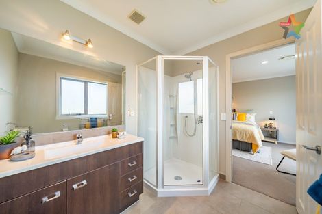 Photo of property in 27 Simpson Crescent, Raumati Beach, Paraparaumu, 5032