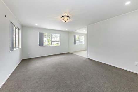 Photo of property in 367 Roscommon Road, Clendon Park, Auckland, 2103