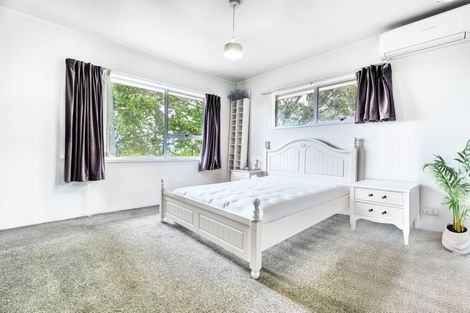 Photo of property in 10 Brunner Road, Glen Eden, Auckland, 0602