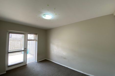 Photo of property in 2/21 Duchess Place, Maupuia, Wellington, 6022