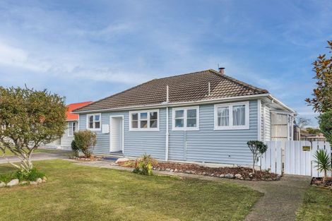 Photo of property in 4 Colvin Street, Westport, 7825