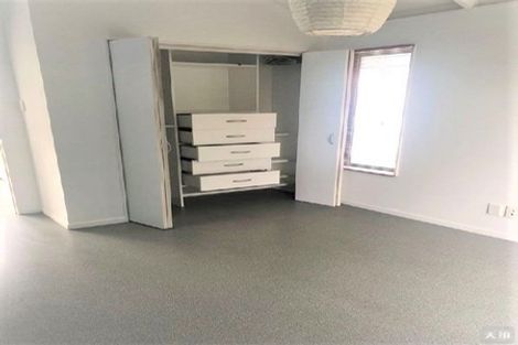 Photo of property in 58 Gladstone Road, Northcote, Auckland, 0627