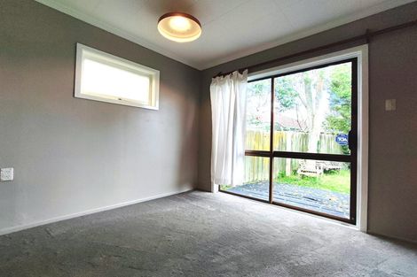 Photo of property in 21 Ranui Station Road, Ranui, Auckland, 0612