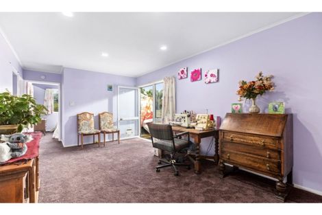 Photo of property in 123 Weatherly Road, Torbay, Auckland, 0630