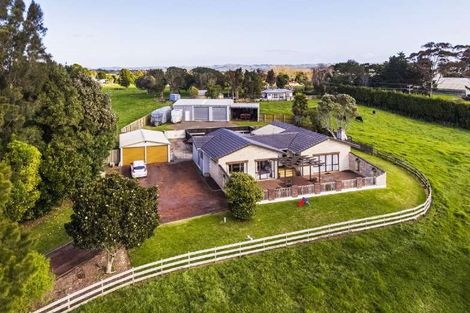 Photo of property in 16 Shakespeare Road, Waiuku, 2681