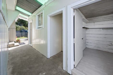 Photo of property in 155 School Road, Clive, 4102