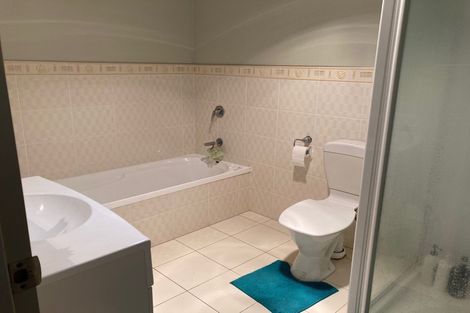 Photo of property in 61 Helleur Road, Massey, Auckland, 0614