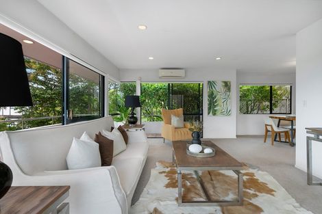 Photo of property in 15 Perendale Close, Somerville, Auckland, 2014