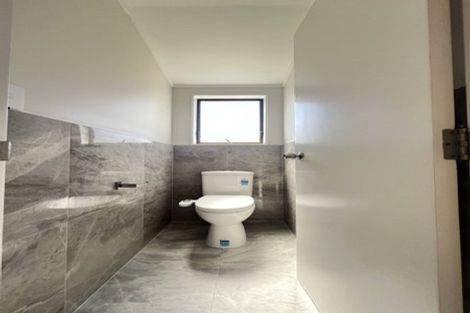 Photo of property in 12 Leven Lane, Totara Heights, Auckland, 2105