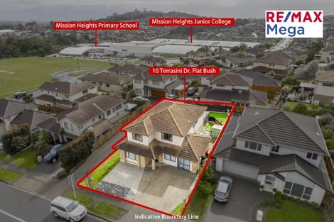 Photo of property in 10 Terrasini Drive, Flat Bush, Auckland, 2019