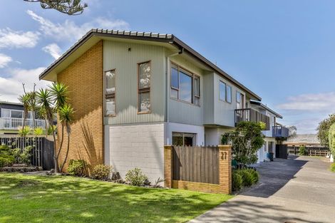 Photo of property in 1/27 Rangitoto Terrace, Milford, Auckland, 0620