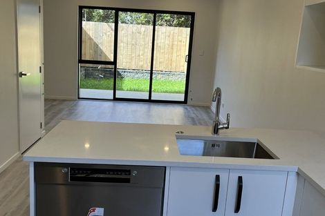 Photo of property in 6/241 Don Buck Road, Massey, Auckland, 0614