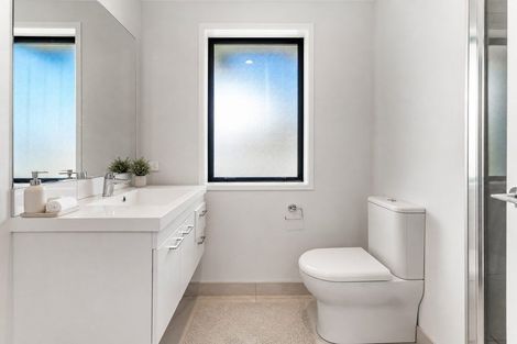 Photo of property in 12a Rene Place, Sunnyhills, Auckland, 2010