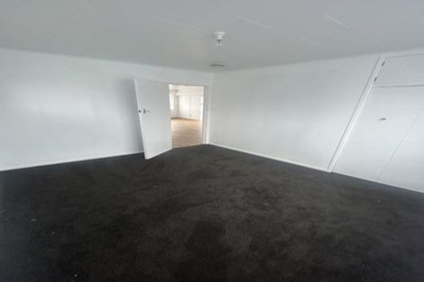 Photo of property in 17 Calvert Road, Moturoa, New Plymouth, 4310