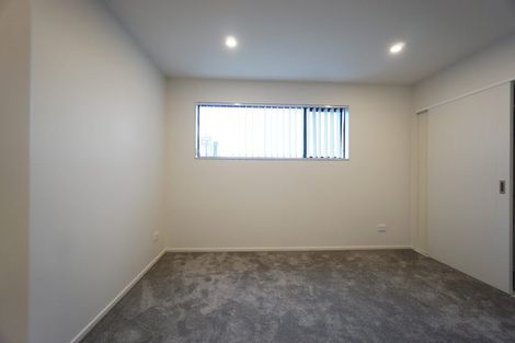 Photo of property in 3/26 Buscomb Avenue, Henderson, Auckland, 0610