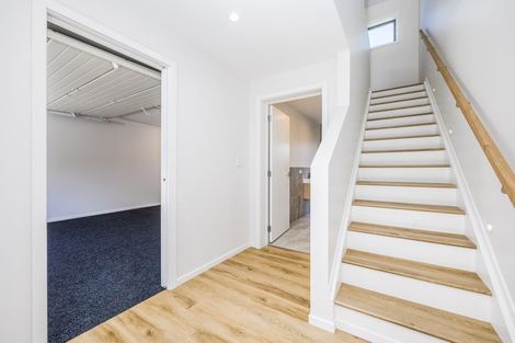 Photo of property in 3/94 Target Road, Totara Vale, Auckland, 0629