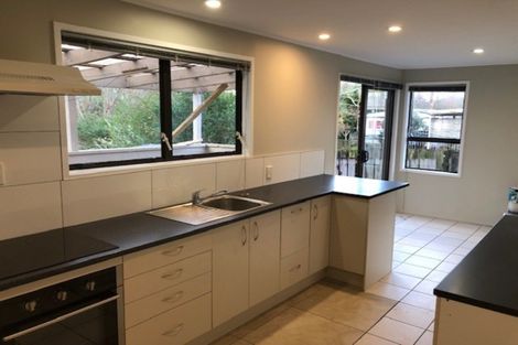 Photo of property in 13 Edwin Freeman Place, Ranui, Auckland, 0612