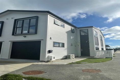 Photo of property in 75 Whare Kauri Road, Papakura, 2110