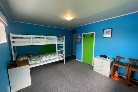 Photo of property in 74 Awanui Street, Merrilands, New Plymouth, 4312