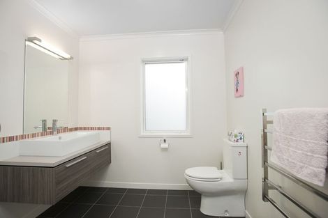 Photo of property in 38 Hawtrey Terrace, Churton Park, Wellington, 6037