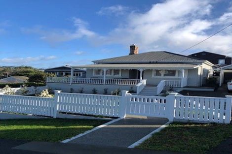 Photo of property in 2/25 Rugby Road, Birkenhead, Auckland, 0626