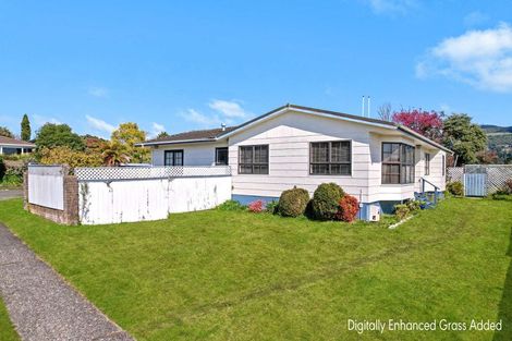 Photo of property in 8 Aquarius Drive, Kawaha Point, Rotorua, 3010