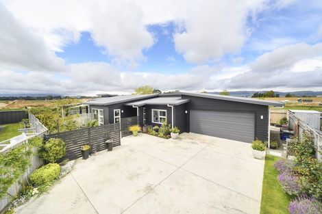 Photo of property in 20 Lorenzo Place, Kelvin Grove, Palmerston North, 4414