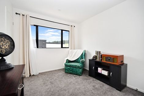 Photo of property in 10 Finstock Way, Rolleston, 7614