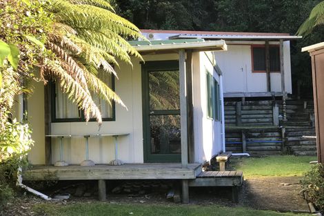 Photo of property in 19 Tombleson Road, Lake Rotoma, Rotorua, 3074