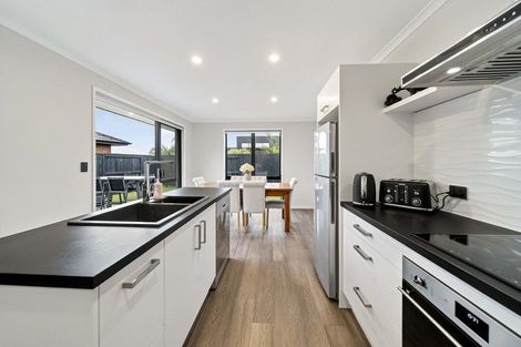 Photo of property in 18 Centaine Way, Papamoa Beach, Papamoa, 3118