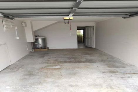 Photo of property in 1/2 Swan Hill Drive, Glen Eden, Auckland, 0602