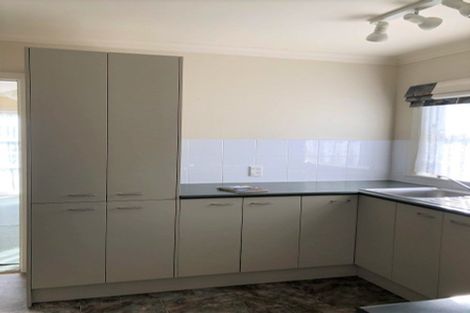 Photo of property in 6 Karaka Crescent, Levin, 5510