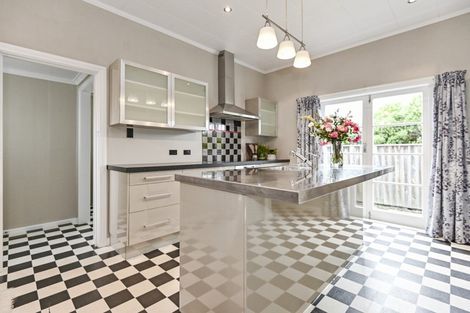 Photo of property in 108 Duchess Crescent, Mayfair, Hastings, 4122