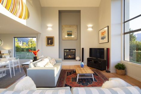 Photo of property in 5 Scenic Drive, Drift Bay, Queenstown, 9371