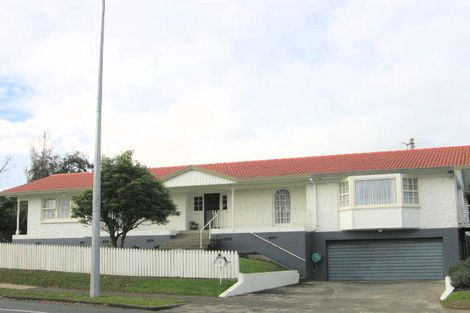 Photo of property in 2 Everglade Drive, Goodwood Heights, Auckland, 2105