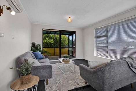 Photo of property in 1/7 Mahoe Street, Strandon, New Plymouth, 4312