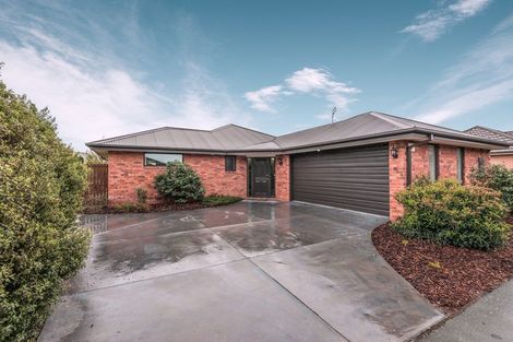 Photo of property in 19 Pohutukawa Crescent, Parklands, Christchurch, 8083