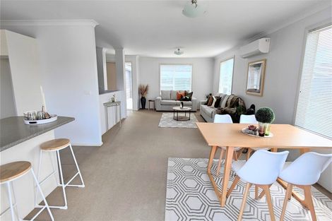 Photo of property in 104 Barbados Way, One Tree Point, 0118