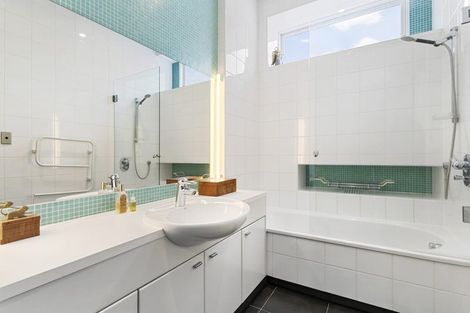 Photo of property in 31 Mcfarlane Street, Mount Victoria, Wellington, 6011