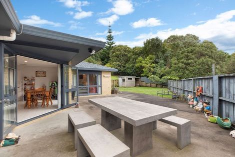 Photo of property in 8 Awaroa Stream Drive, Waiuku, 2123