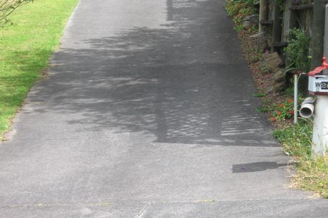 Photo of property in 1/20 Tetrarch Place, Totara Vale, Auckland, 0629