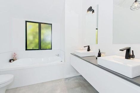 Photo of property in 2/28 Hart Road, Hauraki, Auckland, 0622