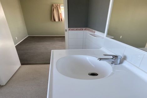 Photo of property in 60a Millen Avenue, Pakuranga, Auckland, 2010