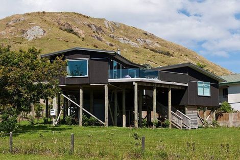 Photo of property in 52 Wellington Street, Enfield, Oamaru, 9491