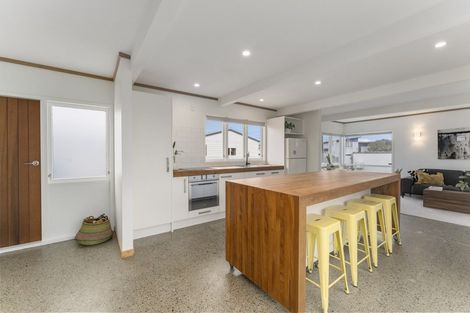 Photo of property in 34 Gray Avenue, Paraparaumu Beach, Paraparaumu, 5032