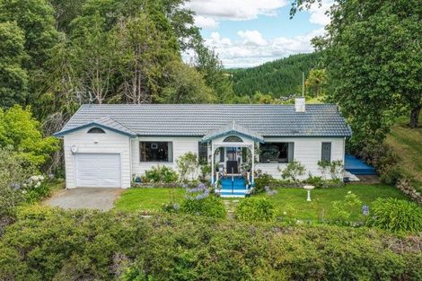 Photo of property in 1664 Kahuranaki Road, Kahuranaki, Havelock North, 4295